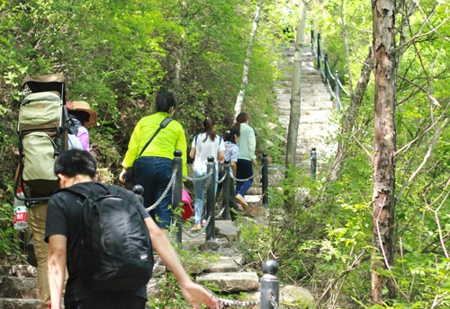 庞大春董事长对华夏中青徒步百花山活动的期望集资金支持