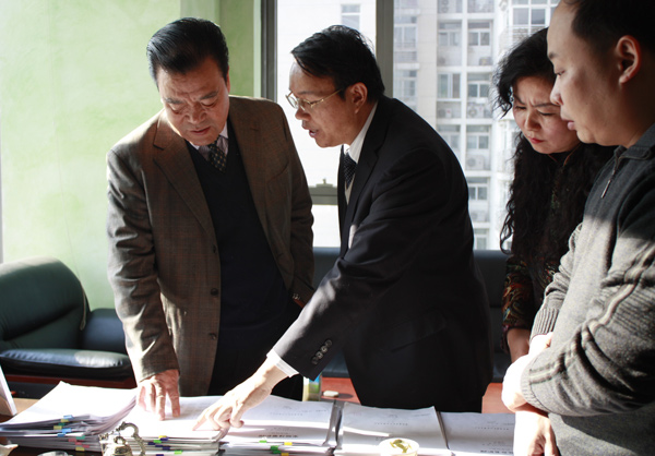 张文范会长一行到华夏中青参观总部考察指导工作